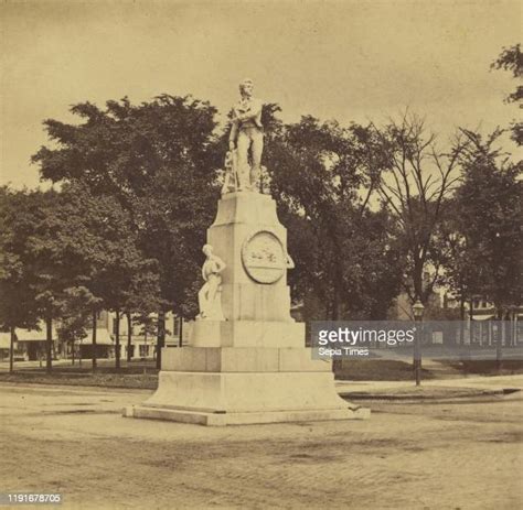 Perry Monument (Cleveland) Photos and Premium High Res Pictures - Getty ...