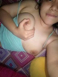 Selfie Cheek Mouth Chest Porn Pic