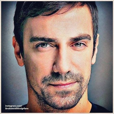 Bella sonrisa de actor turco. | Hombres atractivos, Hombres hermosos ...