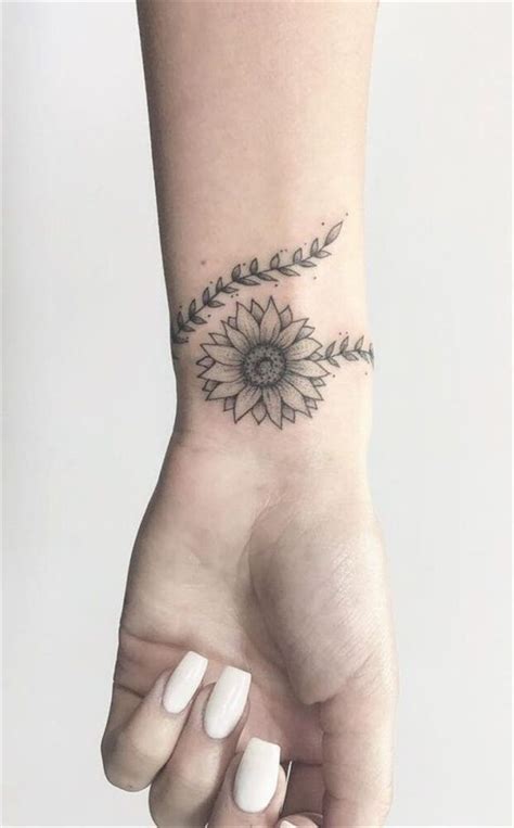 Creative Wrist Tattoos Ideas For Modern Girls