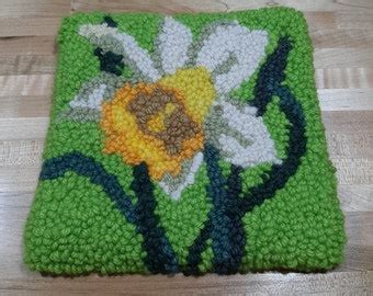 Yellow Daffodil Art Nouveau Floral Punch Needle Rug Hooking Pattern Pre