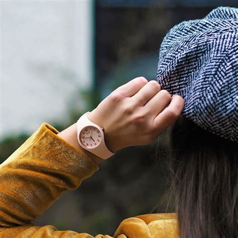 ICE WATCH ICE Glam Colour Nude Montre Rose Pour Femme Avec Bracelet En Silicone 015330