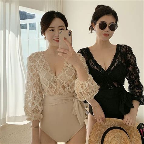 Mua Bộ Đồ Bơi Một Mảnh Ren Tay Dài Che Bụng Cổ Chữ V Sâu Màu Nude Cột Nơ Eo Kiểu Hàn Quốc gợi