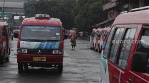 Jumlah Penumpang Angkot Menurun Imbas Ppkm