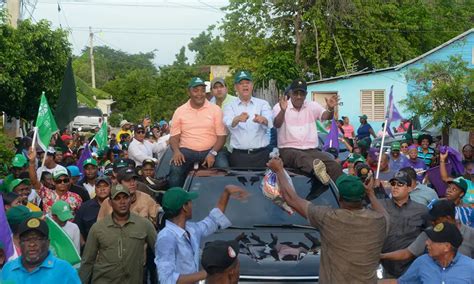 Leonel Fern Ndez Recorre Barrios De Neiba Y Duverg Peri Dico Elcaribe