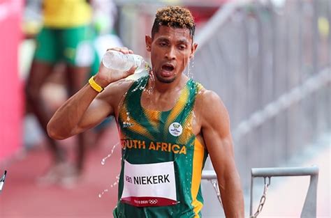 Wayde Van Niekerk - Wayde Van Niekerk Breaks World Record On 400m 2016 ...