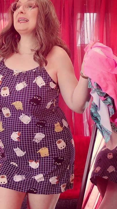 Essayez Le Transport Une MILF Pulpeuse Et 2 Maillots De Bain Gros Cul Et Seins Naturels