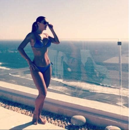 Ninel Conde Presume Sus Curvas En Bikini Y En Encaje