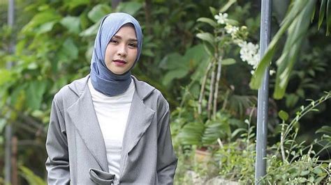 10 Hot Sexy Zaskia Adya Mecca Bikini Pics