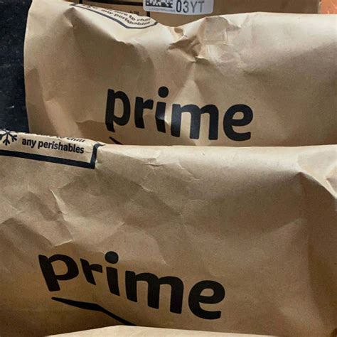 Gwyneth Paltrow Flaunts Flat Abs In String Bikini Top For Selfie Fashion Show Parade