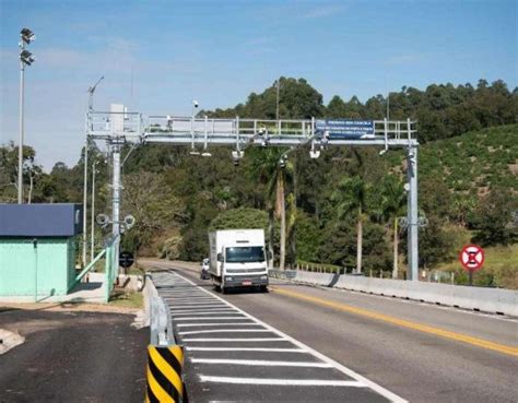 Mais de 64 mil veículos passaram pelo primeiro pedágio sem cancela de