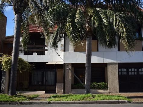 Casa Venta Ambientes A Os M Cocheras Pirovano Ramos