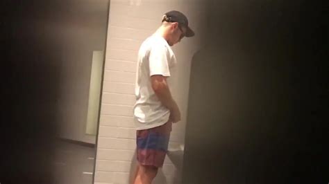 HOT MEN PISSING AT THE URINAL Video ThisVid