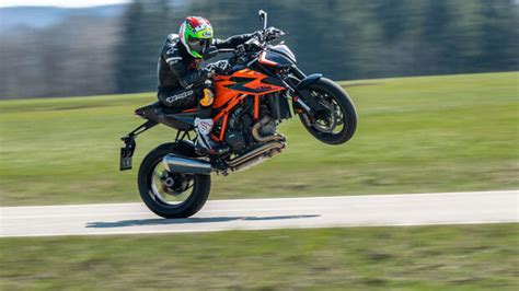 Power Naked Bikes Von BMW Ducati KTM Und Triumph MOTORRADonline De