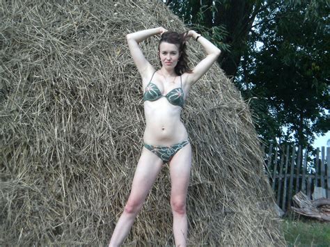 Amateur Outdoors Porn Pic