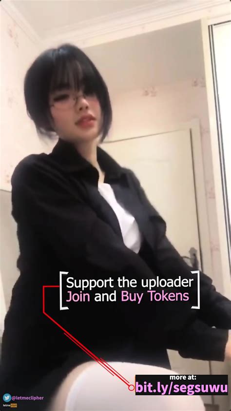 Cutie Asian Teasing Her Pussy