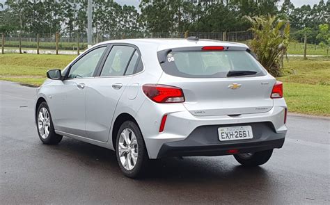 Chevrolet Onix Hatch 2020 chega mais esportividade Casa do Automóvel