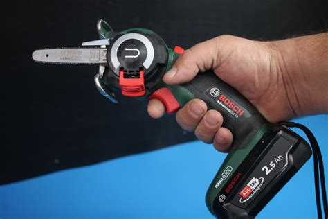 Показываю на что способна мини цепная пила и для чего она нужна ...