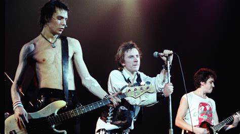 Comparten imágenes y fecha de estreno de la serie de los Sex Pistols Radio Concierto Chile