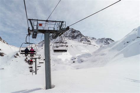 Geneva to Les Arcs Skiing Transfers | Snowcompare
