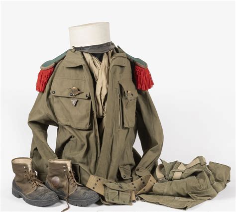 Uniform of Legionnaire of the 2nd BEP including: Kepi w… | Drouot.com