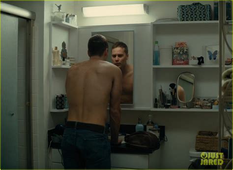 Taylor Kitsch Shows Off Shirtless Body & Butt on 'True Detective ...