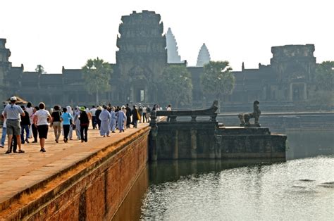 Best Time to Visit Angkor Wat (Climate Chart and Table)