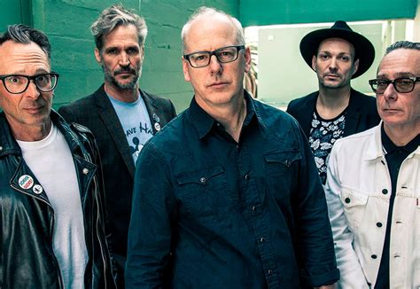 Line Up Do The Town Muda Sex Pistols Cancela Show E Bad Religion Entra