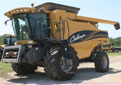 2007 AGCO Challenger 670 RWA Combine In Sedalia MO Item A2088 Sold