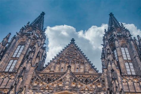 Rio Vltava E Catedral De S O Vito Em Praga Foto Premium