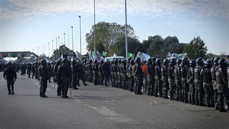 74 Fotos Del Bloqueo De Camioneros En Varios Puntos De La Ciudad Infobae