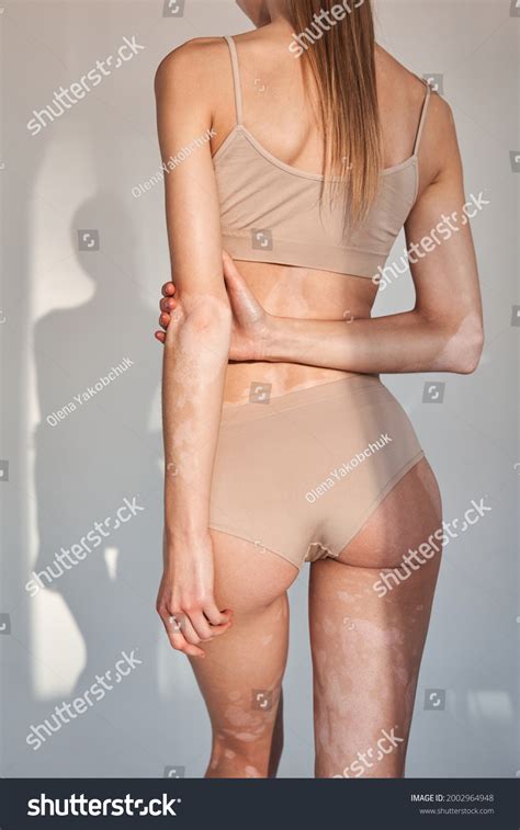 Gorgeous Naked Woman Showing Nude Back Stock Photo Shutterstock