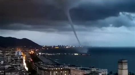 Il Maltempo Fa Paura Trombe D Aria Fra Salerno E La Costiera Amalfitana