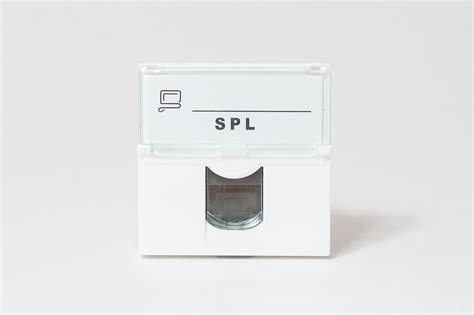 Розетка электрическая 2х2К+З со шторками, с безвинтовым зажимом, под ...