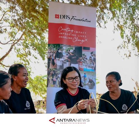 du anyam berdayakan  angkat perempuan  ntt lewat anyaman lontar