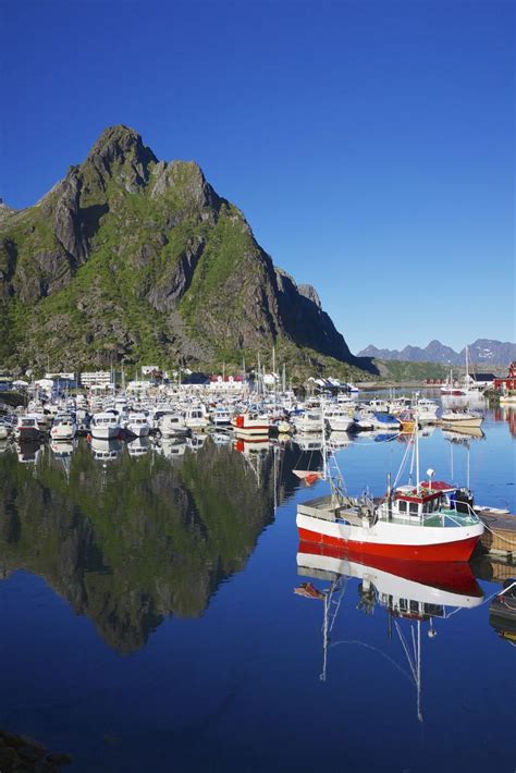 Picturesque Svolvaer Harbor in Norway | Scandinavia, Escorted tours ...