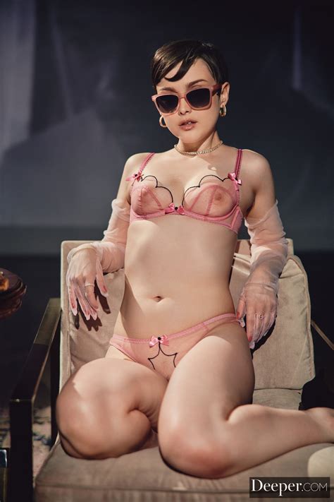 Horny Chick Enjoys Sucking A Big Black Dick Jade Valentine Photos