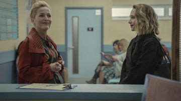 Jean Milburn Played By Gillian Anderson Outfits On Sex Education