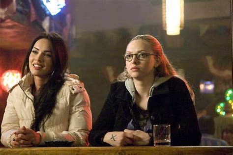 Foto De Amanda Seyfried Jennifers Body Foto Amanda Seyfried Megan Fox Karyn Kusama Foto