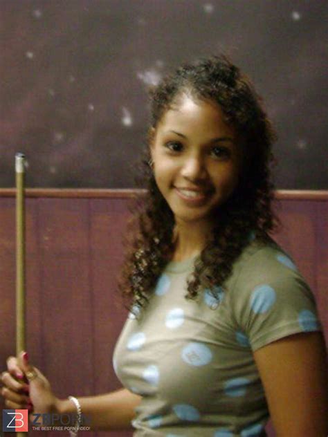 Stunning Selfshot Fledgling Flashing Off Her Bod ZB Porn