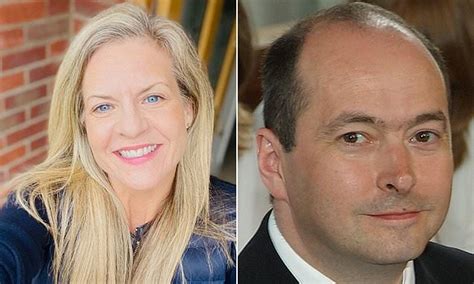 Saleswoman Wins Sex Discrimination Case Against Sexist Courier Firm Ocs Daily Mail Online