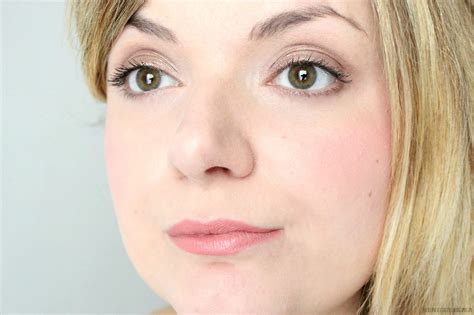 La nude attitude avec le makeup chic mais pas cheap Milani Julie et ses futilités