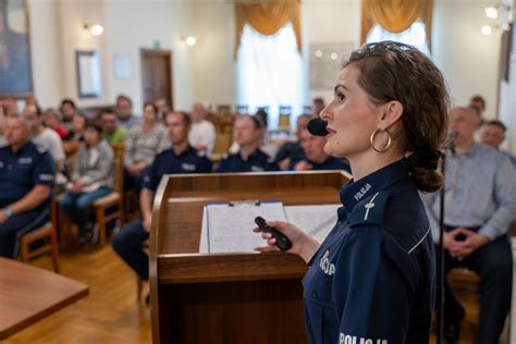 Cyberbezpieczeństwo bądź bezpieczny w sieci debata społeczna w