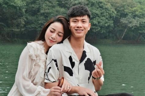 V Phan V N C B X Nh Tri U Khoe D Ng V I Bikini