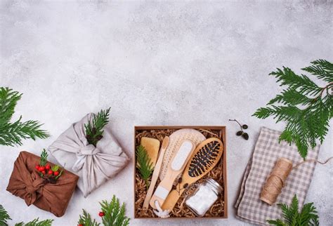 Paquete de cuidado navideño con regalo sostenible Foto Premium