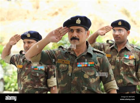 Indian army jawan hi-res stock photography and images - Alamy