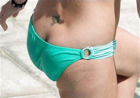 Girls R 1921 1600x1200 Porn Pic