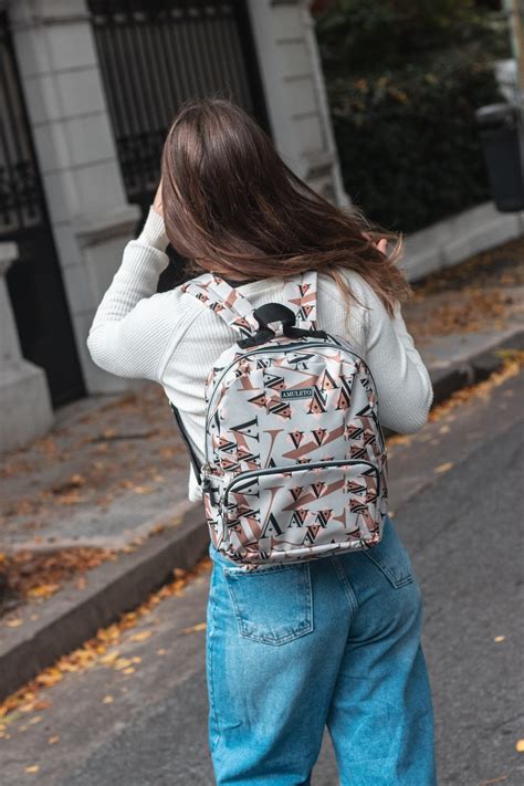 Mochila M RETRO NUDE AMULETO