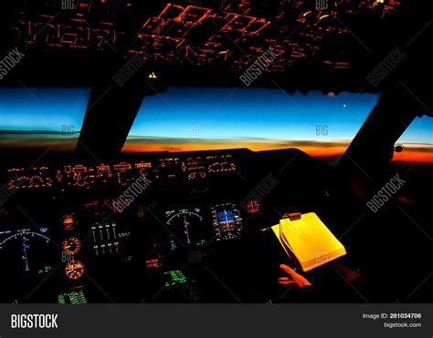 Cockpit Passenger Image & Photo (Free Trial) | Bigstock