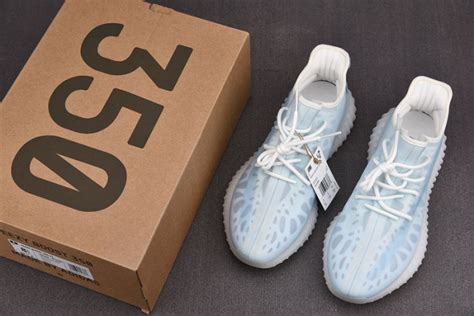 Adidas Yeezy Boost 350 V2 Mono Ice Gw2869 Gw2869 8400 Coco Kick